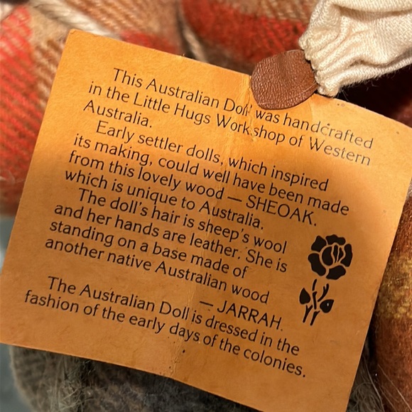 Handmade Australian Spool Doll with 8 Cloth Covered Apples - Picture 3 of 5